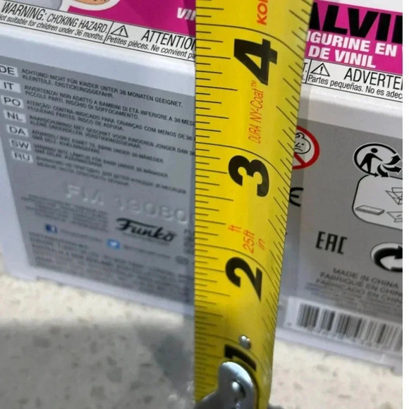 J. Balvin Kids Signed No.136 Funko Pop Vinyl Figure Light Brown Sz 6"x5" - Picture 4 of 8